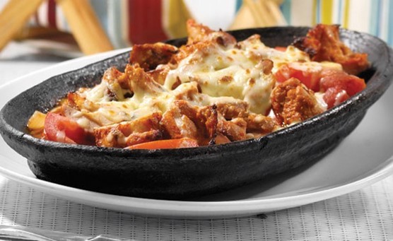 Kiremitte Kaşarlı Tavuk