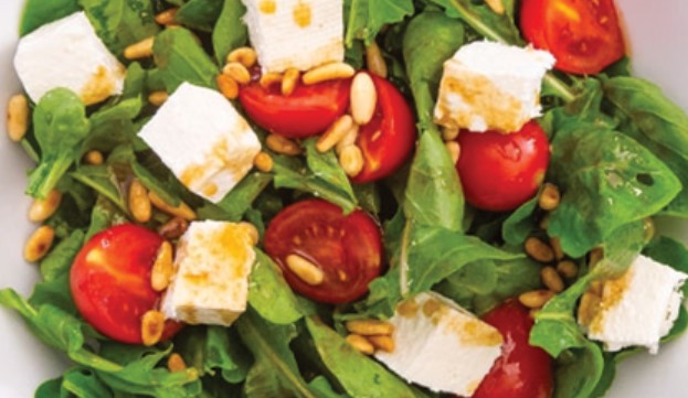 Peynirli Ege Salatası